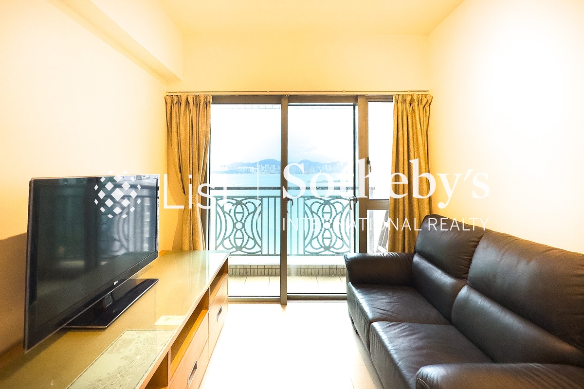 The Merton 泓都 | Living and Dining Room