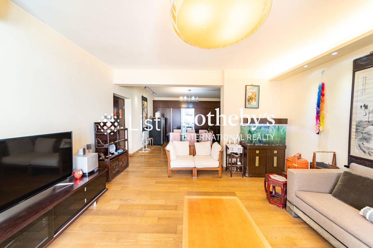 Elegant Garden 精緻園 | Living and Dining Room