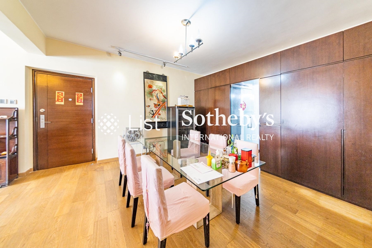 Elegant Garden 精緻園 | Living and Dining Room