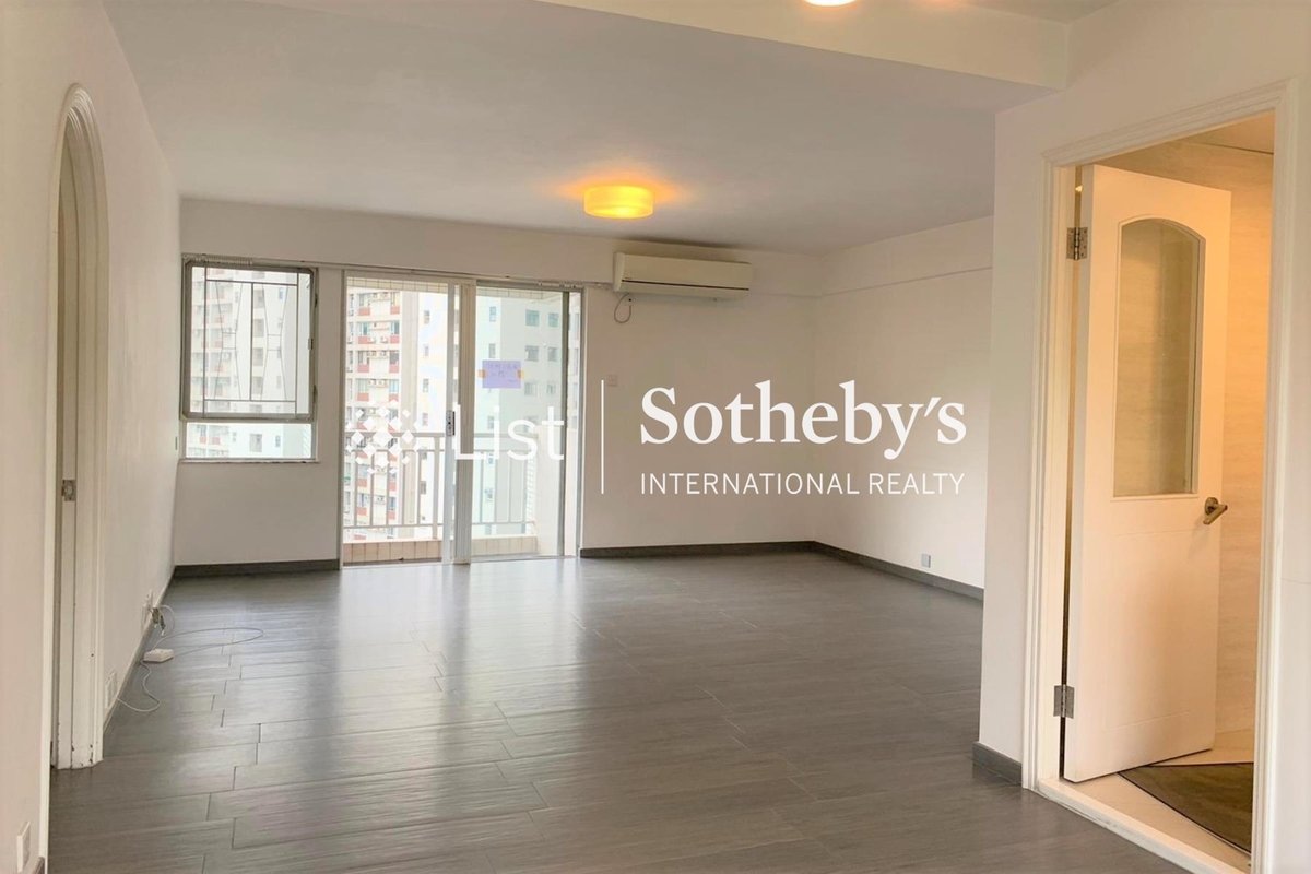 Braemar Hill Mansions 賽西湖大廈 | Living and Dining Room