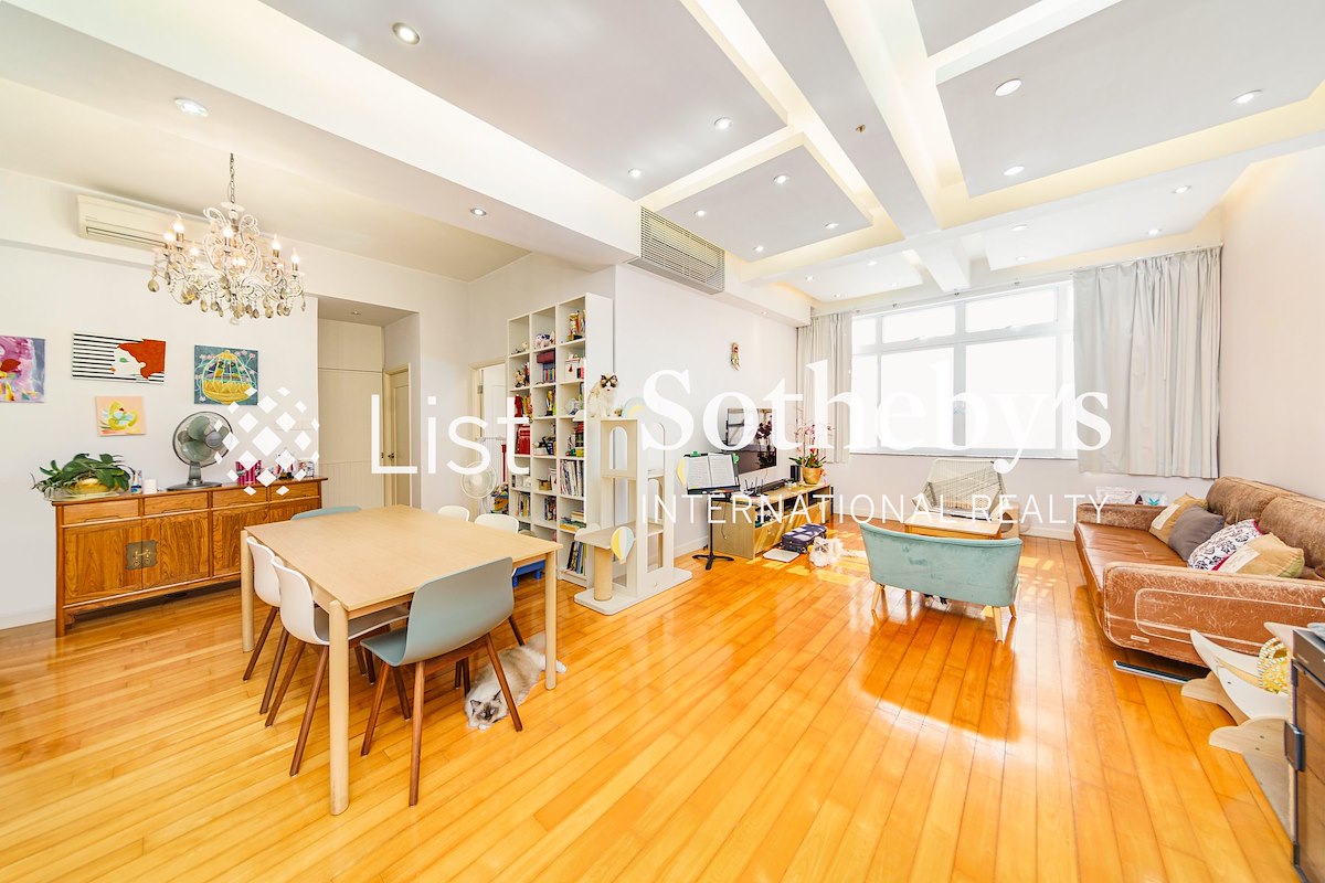 1-1A Sing Woo Crescent 成和坊1-1A号 | Living and Dining Room