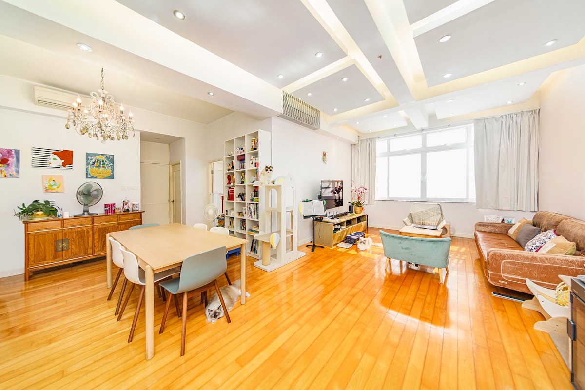 1-1A Sing Woo Crescent 成和坊1-1A号 | Living and Dining Room