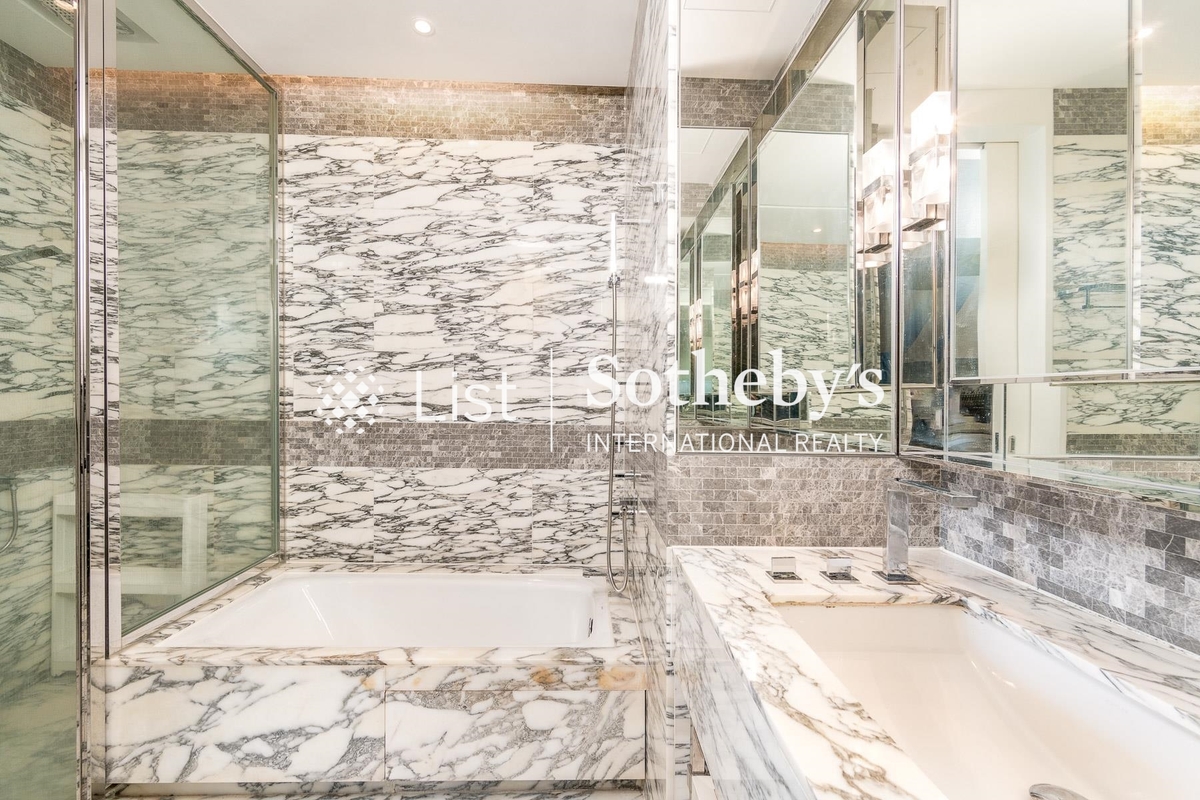 The Warren 瑆華 | Master Bathroom