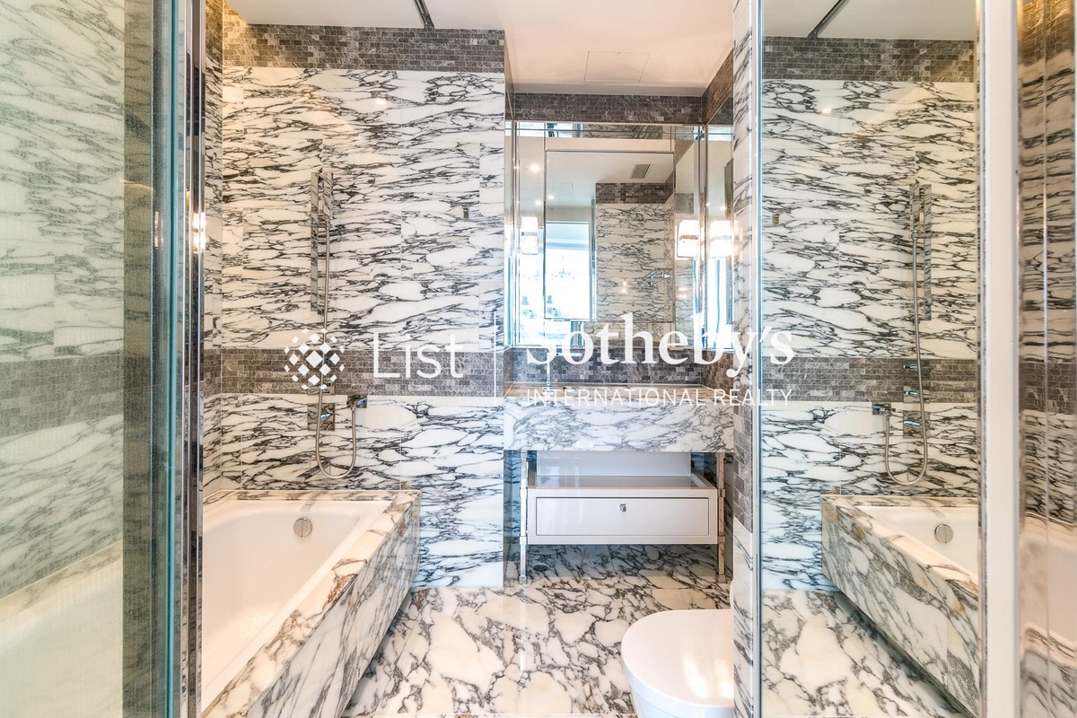 The Warren 瑆華 | Master Bathroom