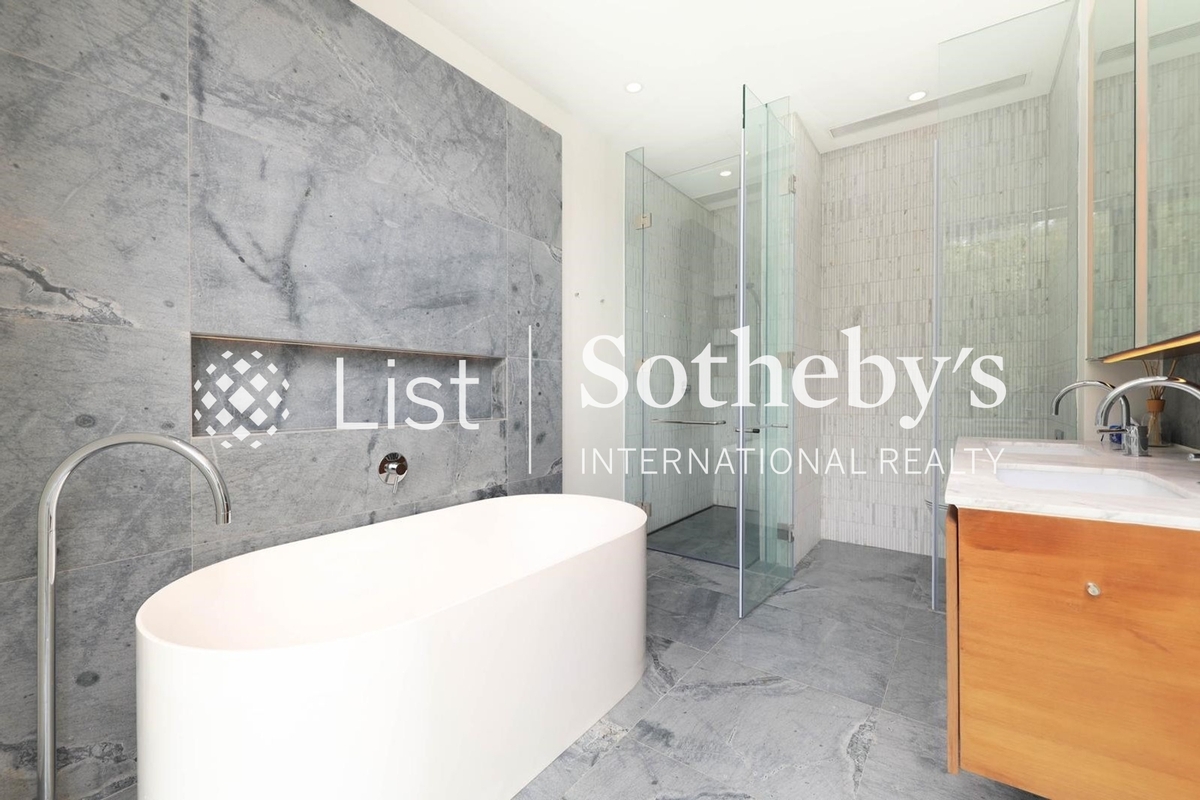 Whitesands Whitesands | Master Bathroom