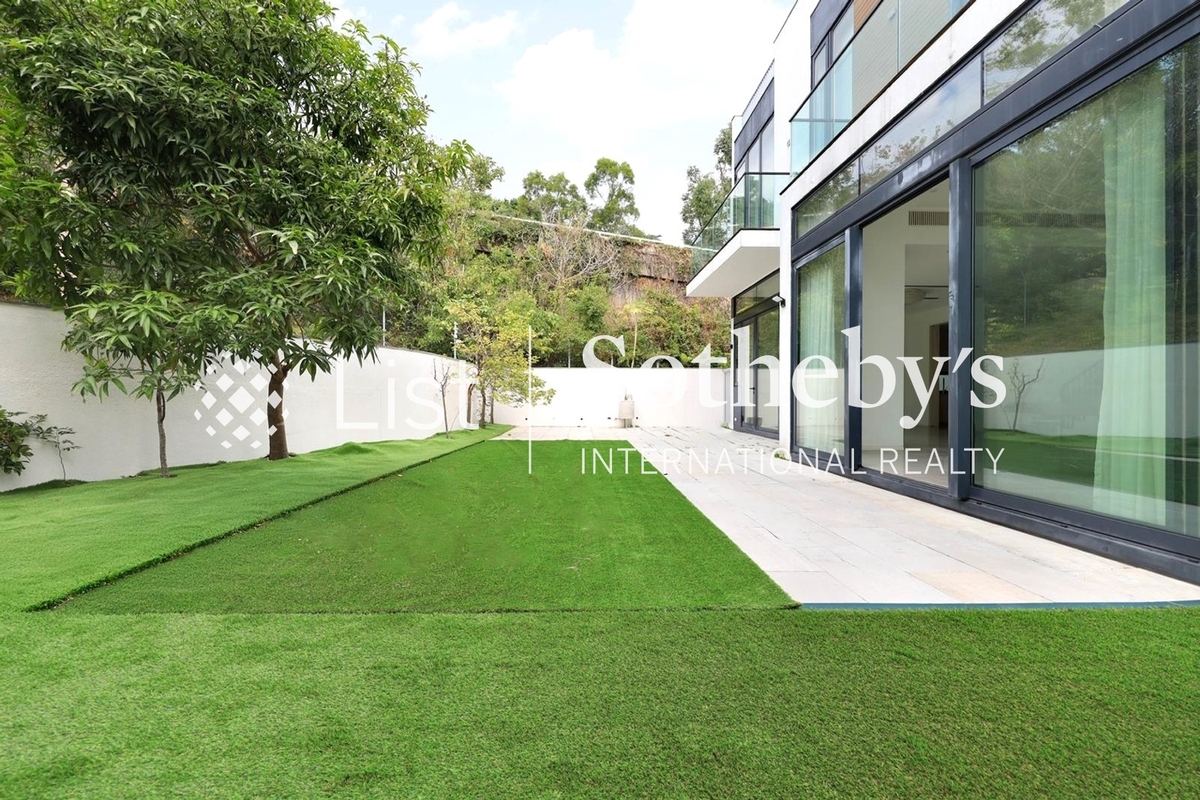 Whitesands Whitesands | Private Garden off Living Room