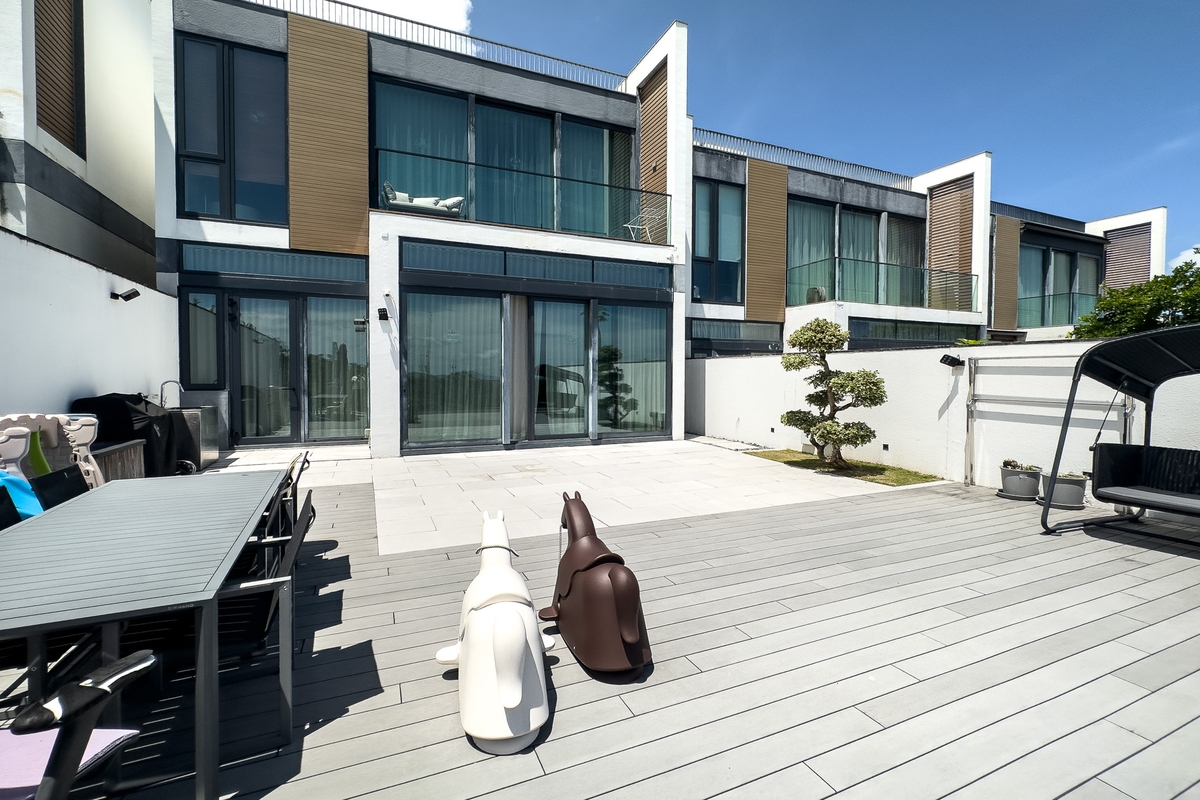 Whitesands Whitesands | Private Terrace off Living and Dining Room