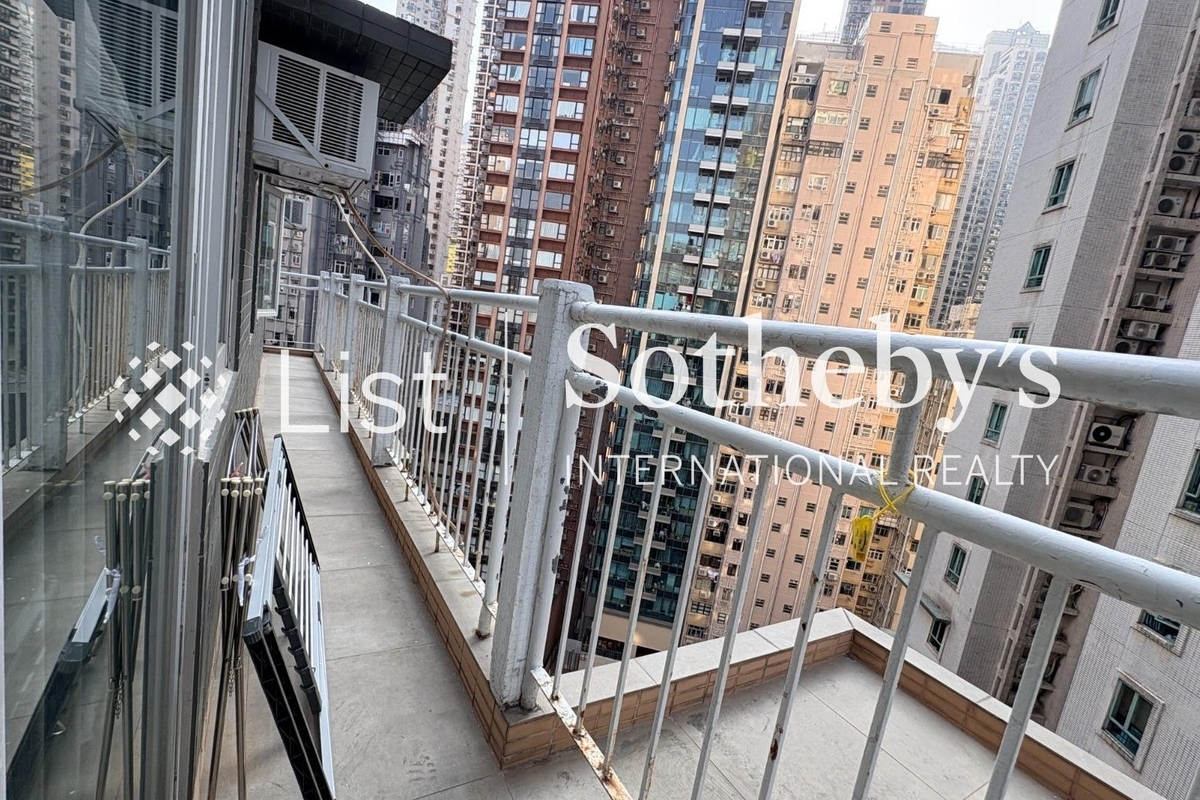 Garfield Mansion 嘉辉大厦 | Balcony off Living Room
