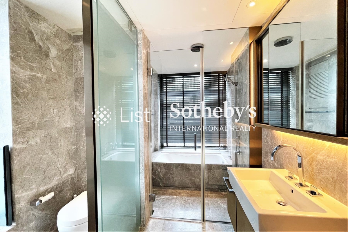 Azura 蔚然 | Master Bathroom