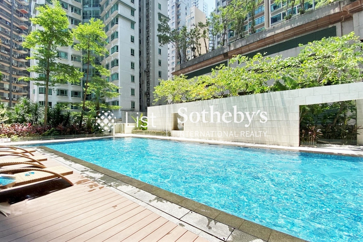 Azura 蔚然 | Communal Outdoor Swimming Pool