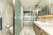 Azura 蔚然 | Master Bathroom