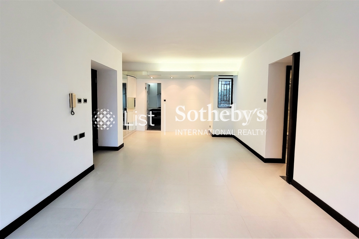 Lyttelton Garden 俊賢花園 | Living and Dining Room