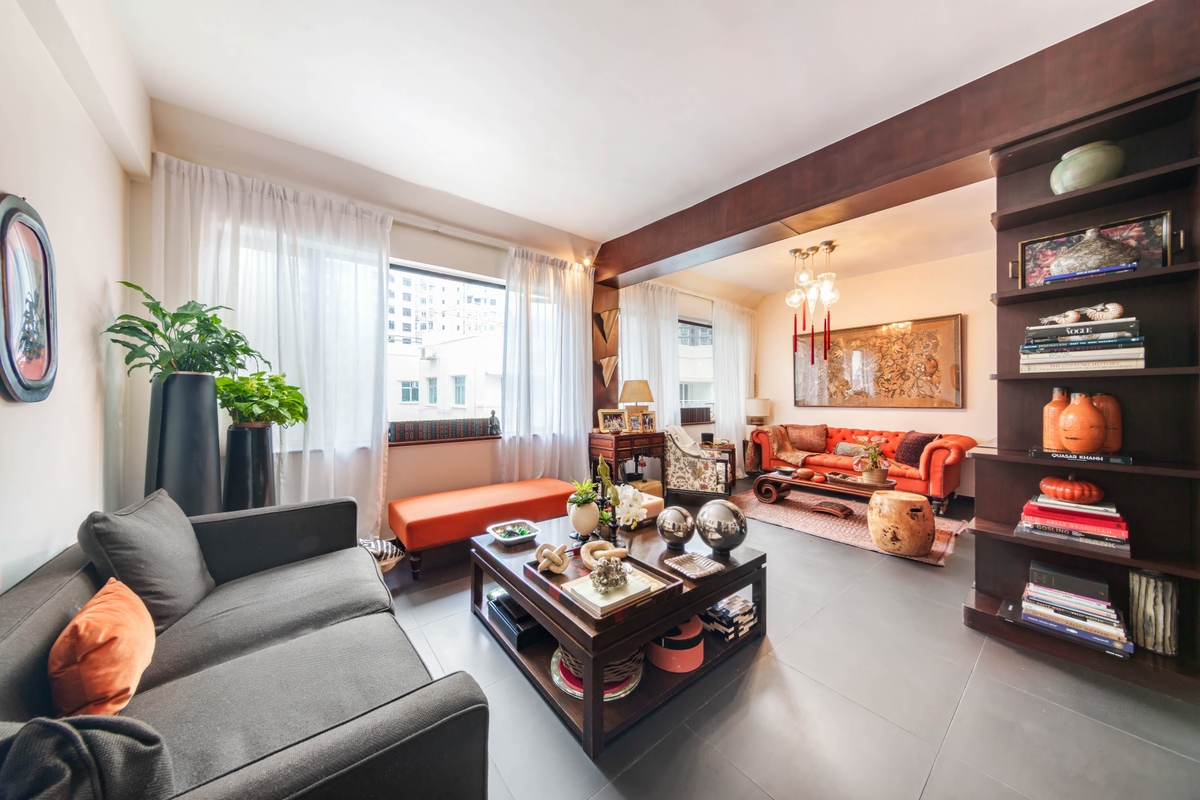 No. 39 Lyttelton Road 列提顿道39号 | Living and Dining Room