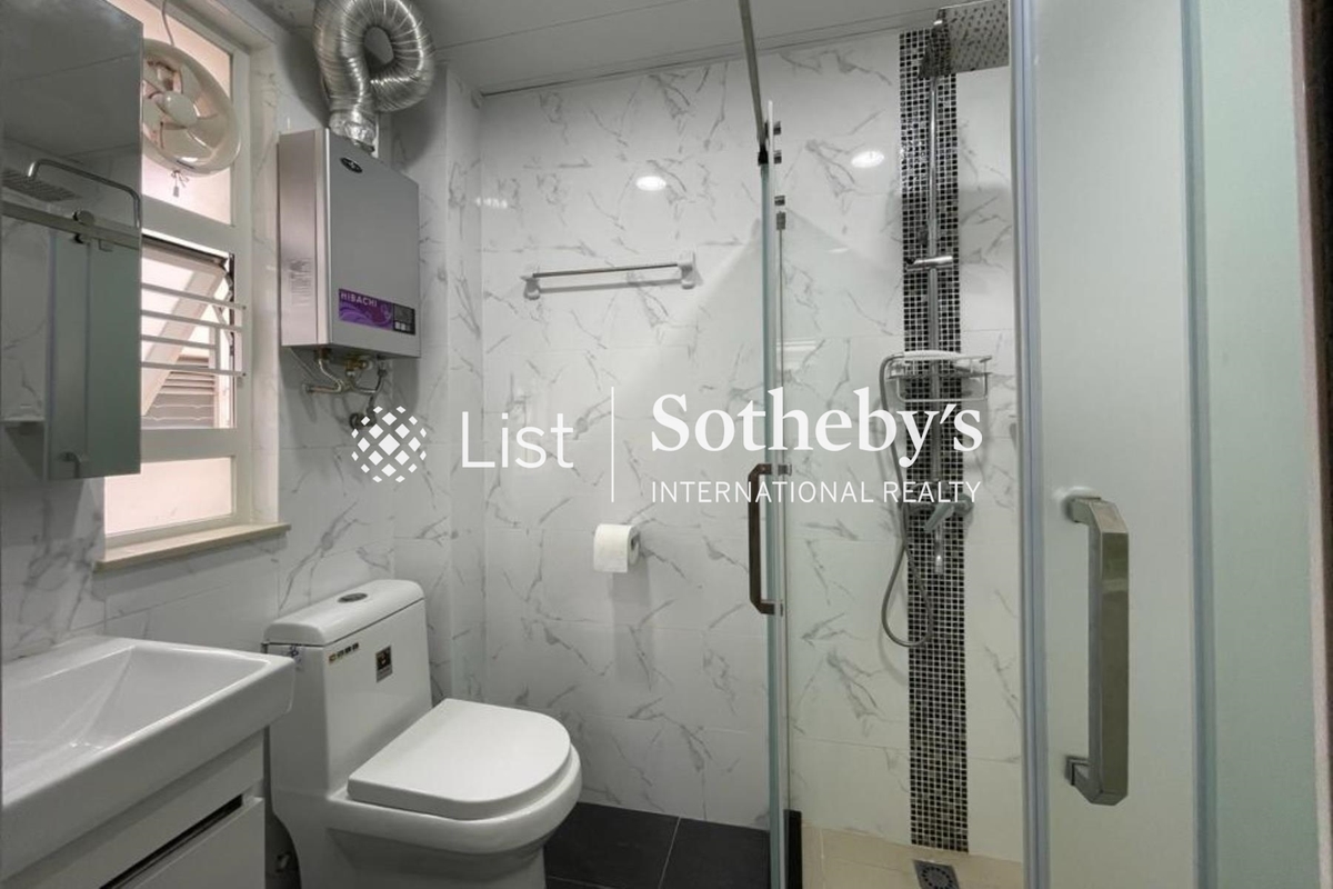 Greenland Garden 碧翠園 | Master Bathroom