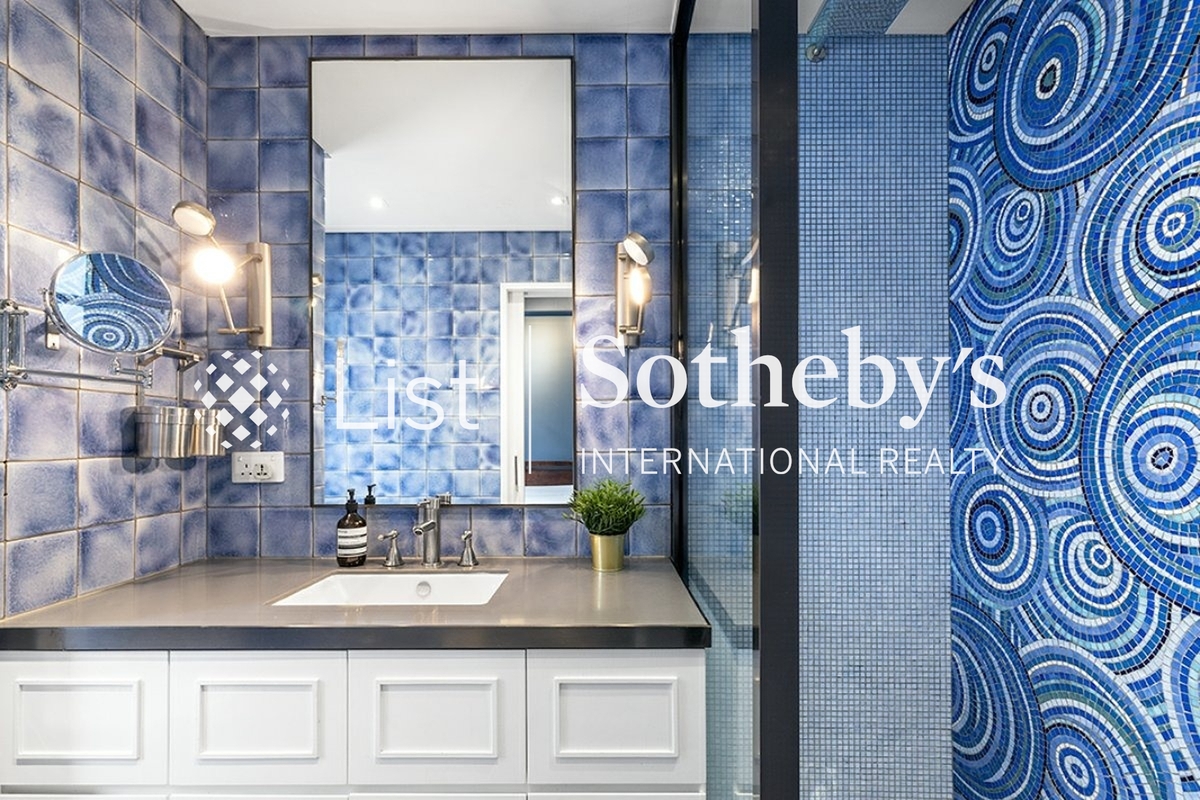 Breezy Court 瑞麒大廈 | Master Bathroom