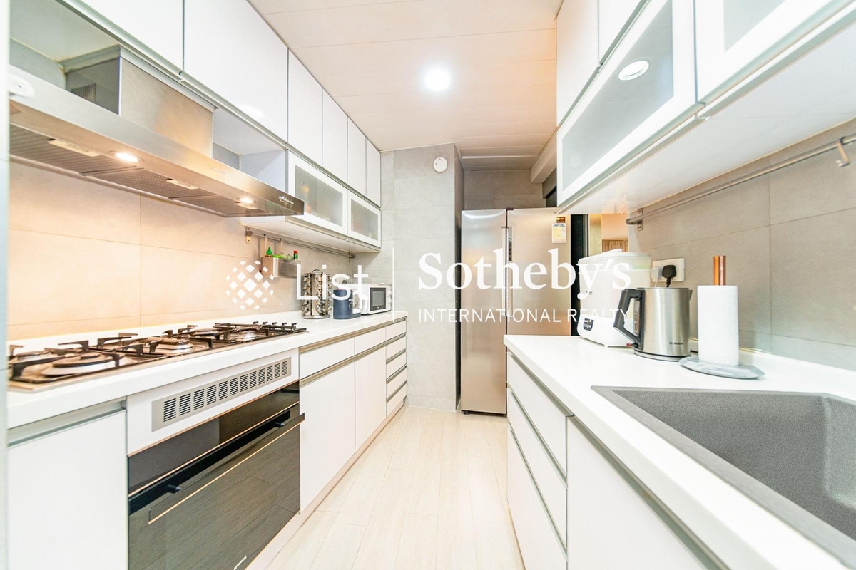 Breezy Court 瑞麒大廈 | Kitchen