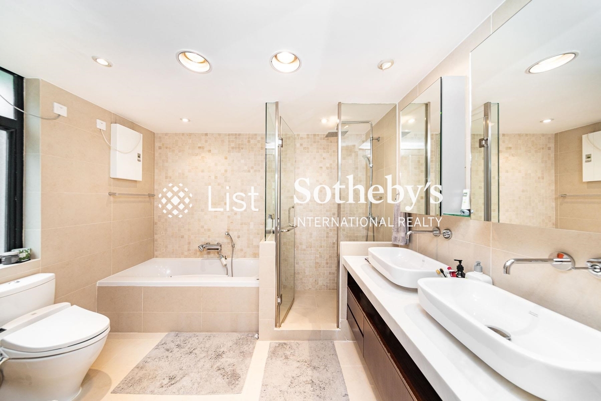 Breezy Court 瑞麒大廈 | Master Bathroom