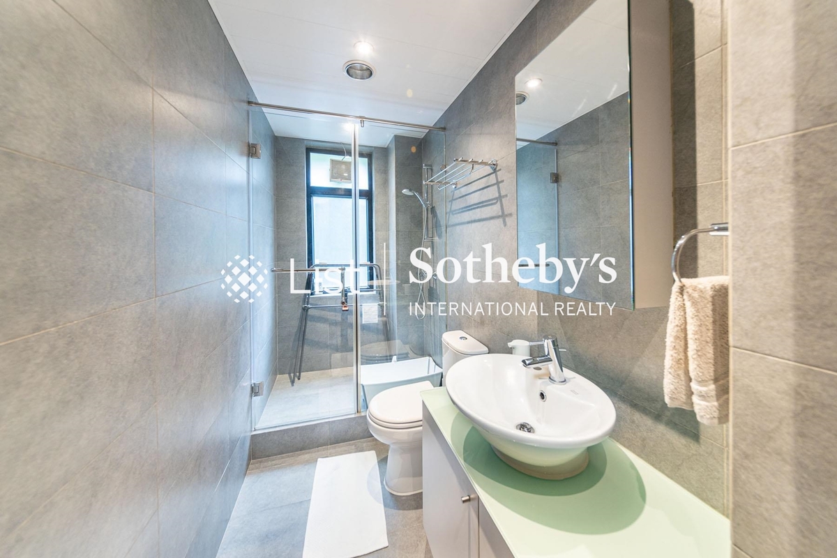 Breezy Court 瑞麒大廈 | Guest Bathroom