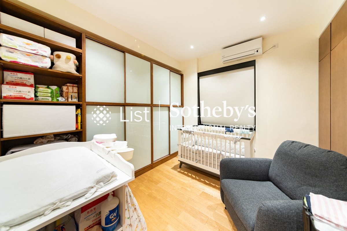 Breezy Court 瑞麒大廈 | Second Bedroom