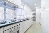 Breezy Court 瑞麒大廈 | Kitchen
