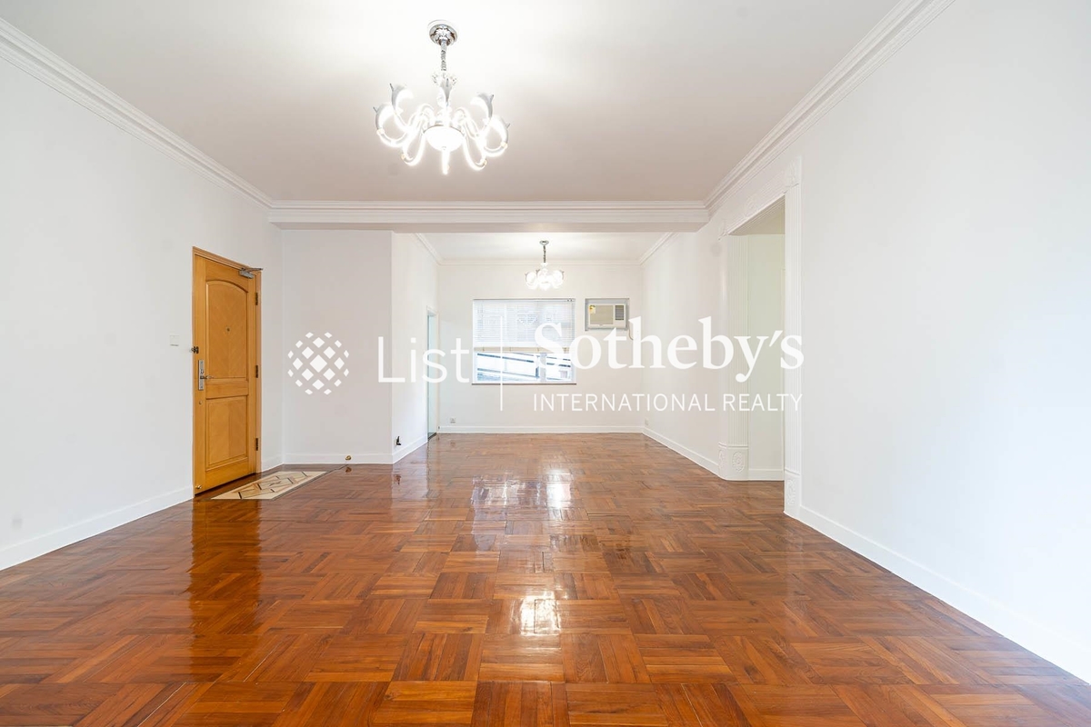 Breezy Court 瑞麒大廈 | Living and Dining Room