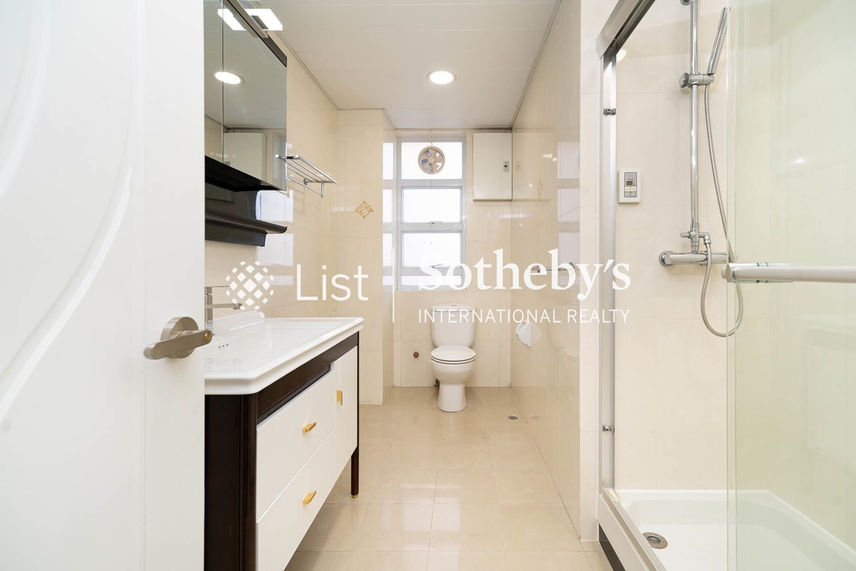 Breezy Court 瑞麒大廈 | Guest Bathroom