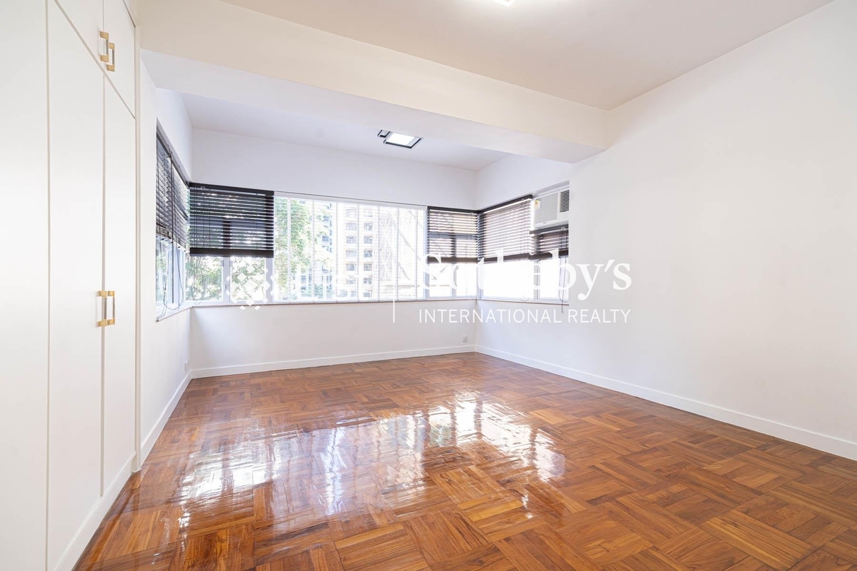Breezy Court 瑞麒大廈 | Master Bedroom