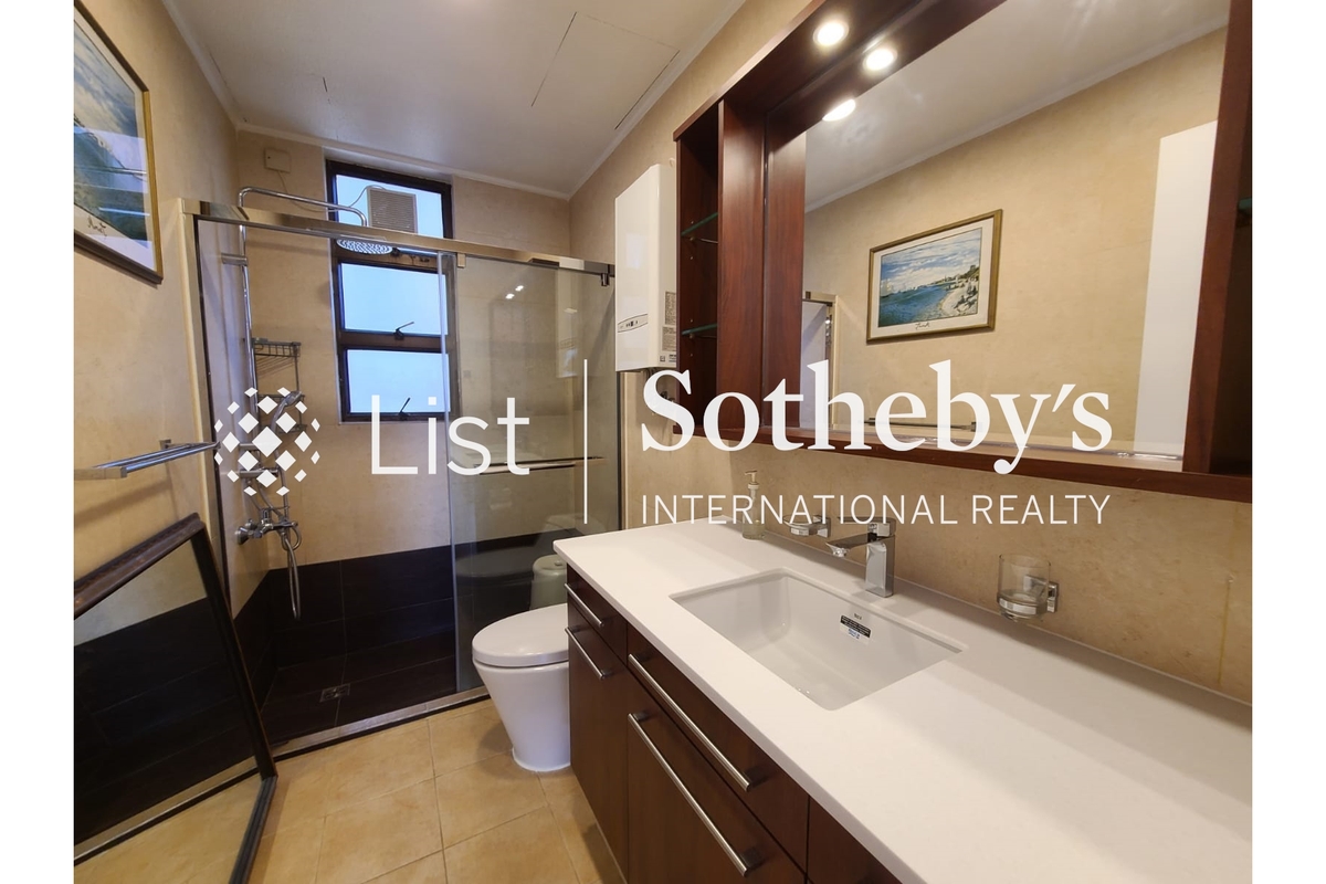 Parkway Court 寶威閣 | Master washroom