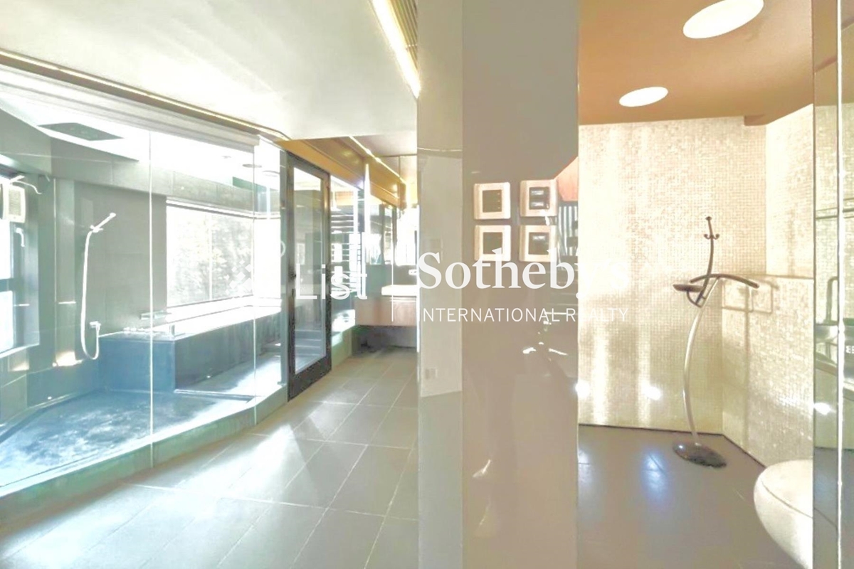 No. 8-10 Park Road 柏道8-10號 | Master Bathroom