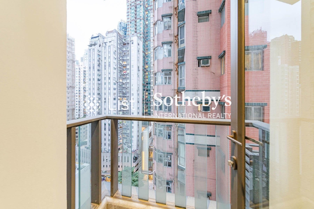 The Pierre 加冕臺1號 | Balcony off Master Bedroom