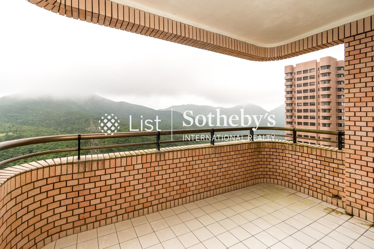 Hong Kong Parkview 陽明山莊 | Balcony off Dining Room