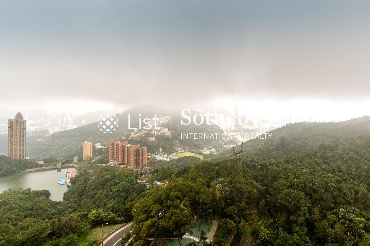 Hong Kong Parkview 陽明山莊 | View from Living Room
