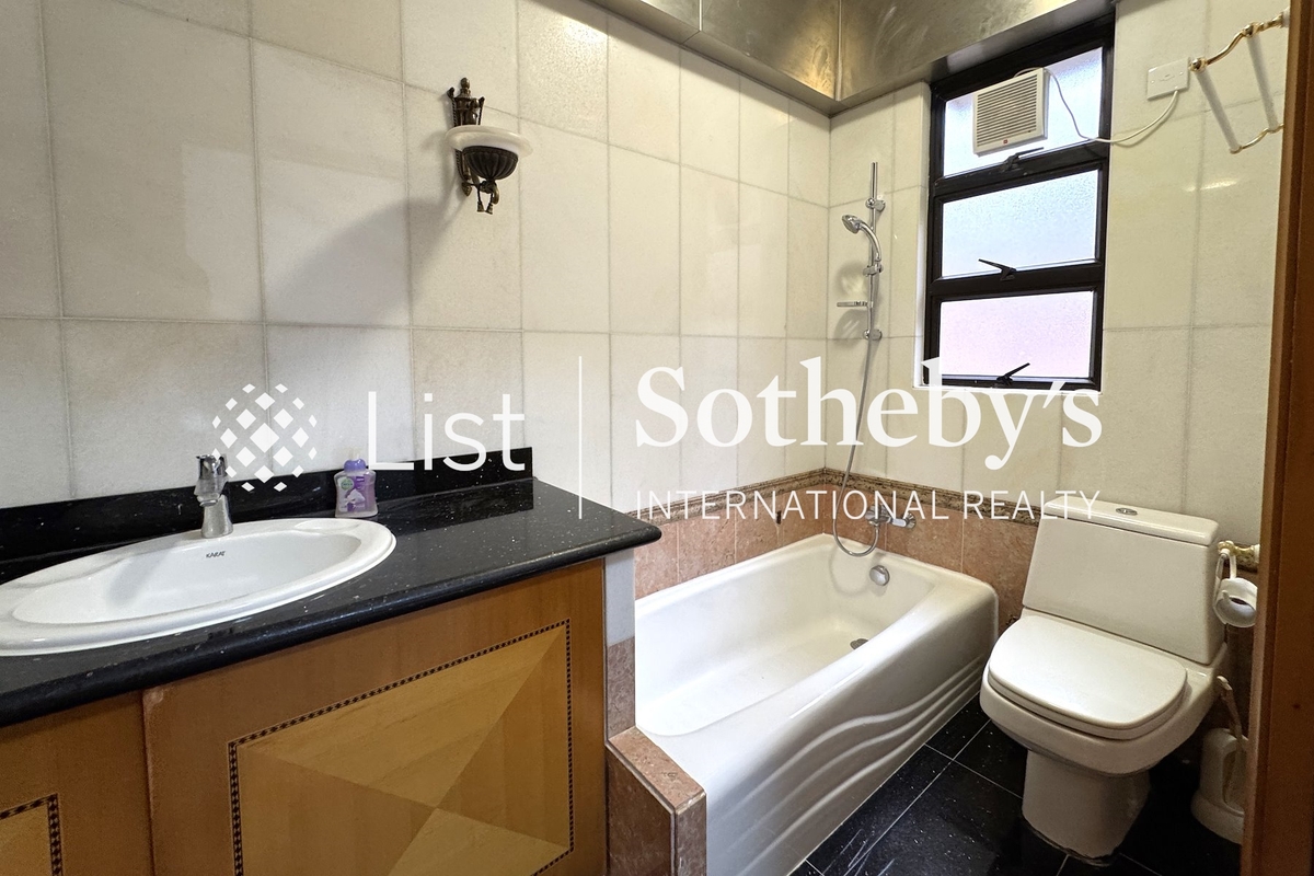 Hawthorn Garden 荷塘苑 | Master Bathroom