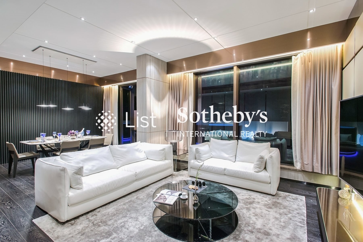 Dragons Range 玖瓏山 | Living and Dining Room