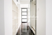 5-5A Wong Nai Chung Road 黃泥涌道5-5A號 | Walk-in Closet in Master Bedroom 