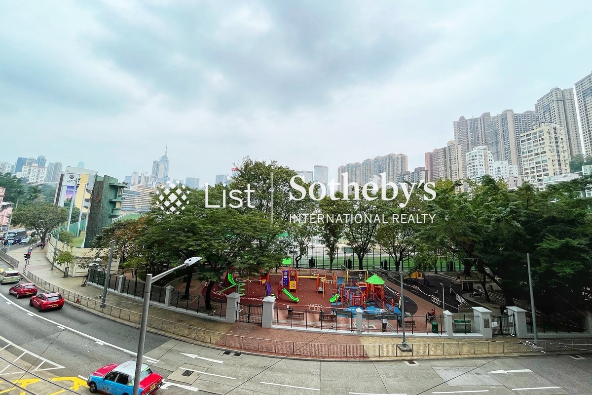 5-5A Wong Nai Chung Road 黃泥涌道5-5A號 | View from Living and Dining Room