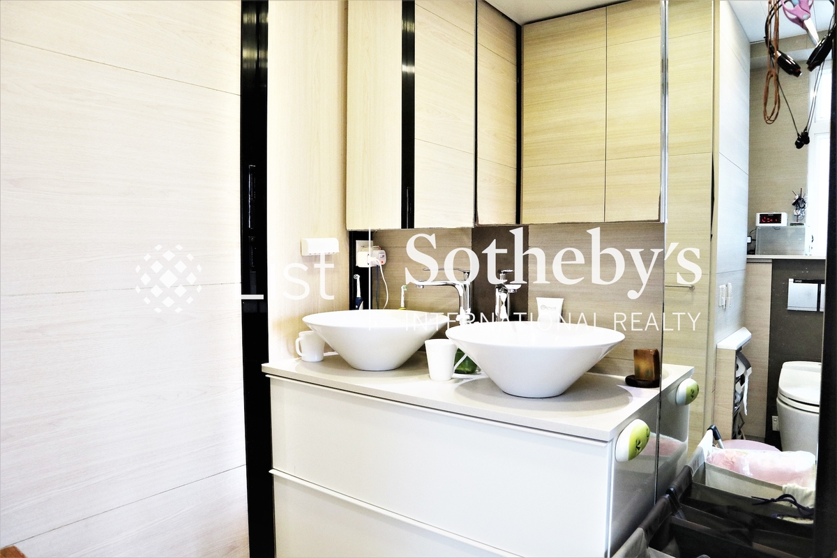 Ho King View 豪景 | Master Bathroom