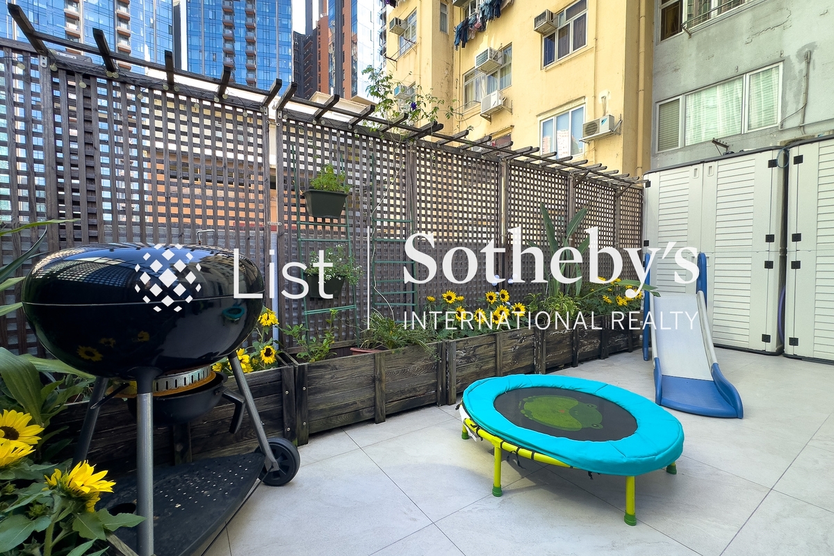 Kiu Hing Mansion 僑興大廈 | Private Terrace off Living and Dining Room