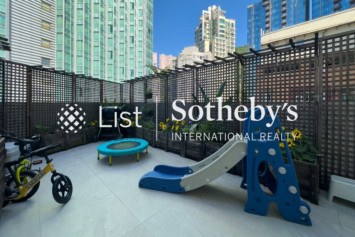 Kiu Hing Mansion 僑興大廈 | Private Terrace off Living and Dining Room