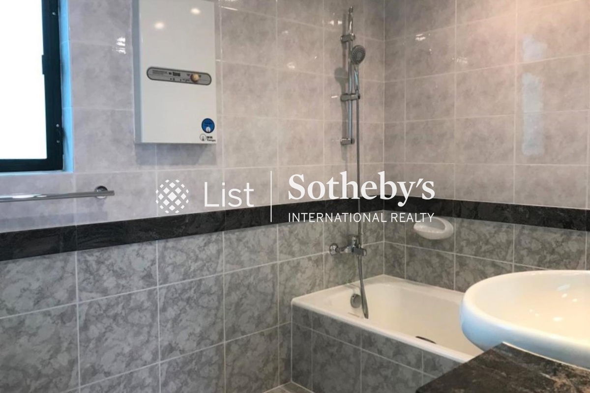 150 Kennedy Road 堅尼地道150號 | Guest Bathroom