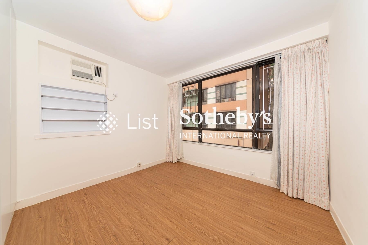 Maiden Court 萬德閣 | Second Bedroom