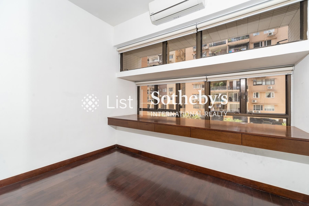 Shiu Fai Terrace Garden 肇輝臺花園 | Second Bedroom