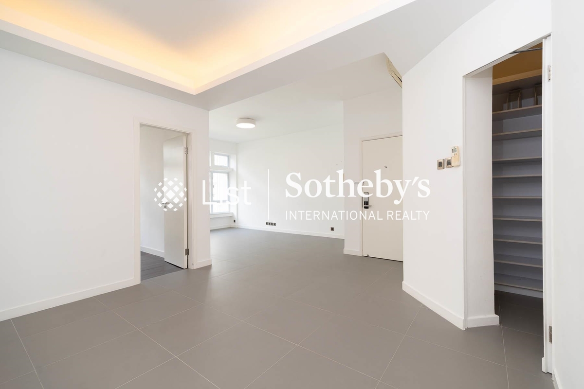 Smiley Court 怡苑 | Living and Dining Room