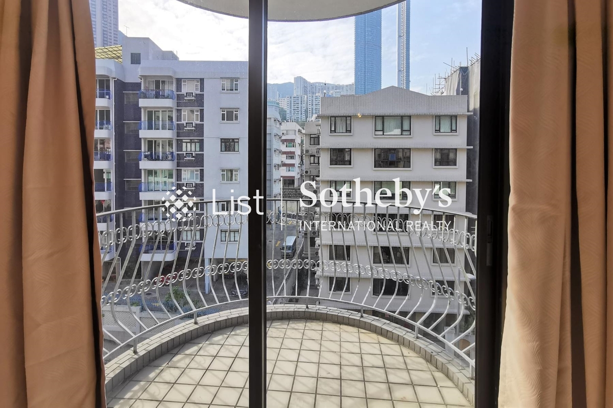 89 Blue Pool Road 藍塘道89號 | Balcony off Living and Dining Room