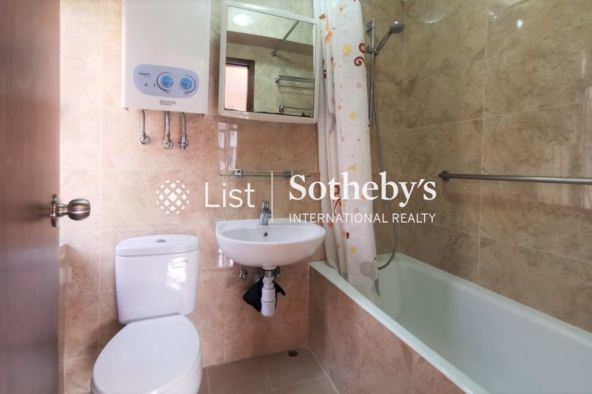 89 Blue Pool Road 藍塘道89號 | Master Bathroom