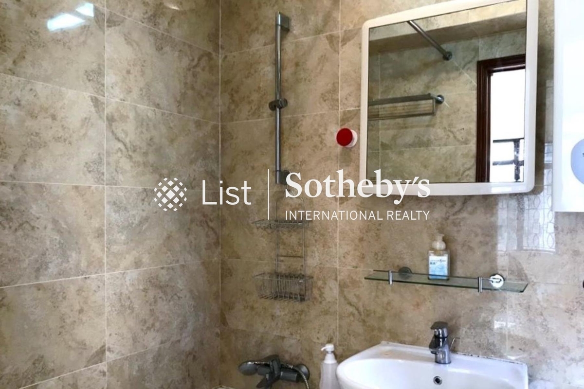 89 Blue Pool Road 藍塘道89號 | Master Bathroom