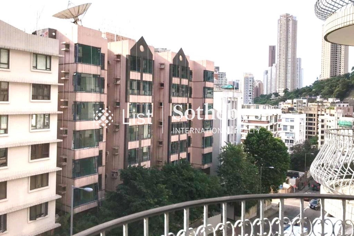 89 Blue Pool Road 藍塘道89號 | View from Living and Dining Room