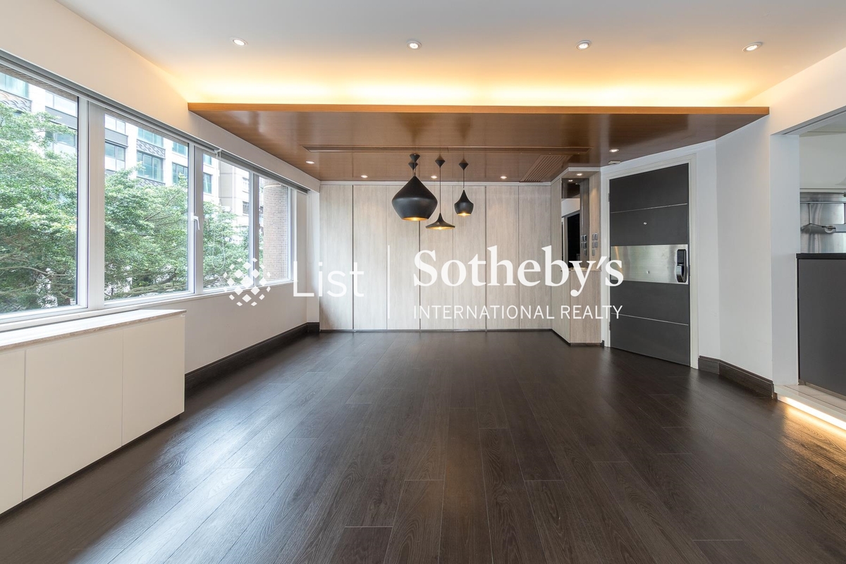 Wing On Lodge 永安新邨 | Living and Dining Room