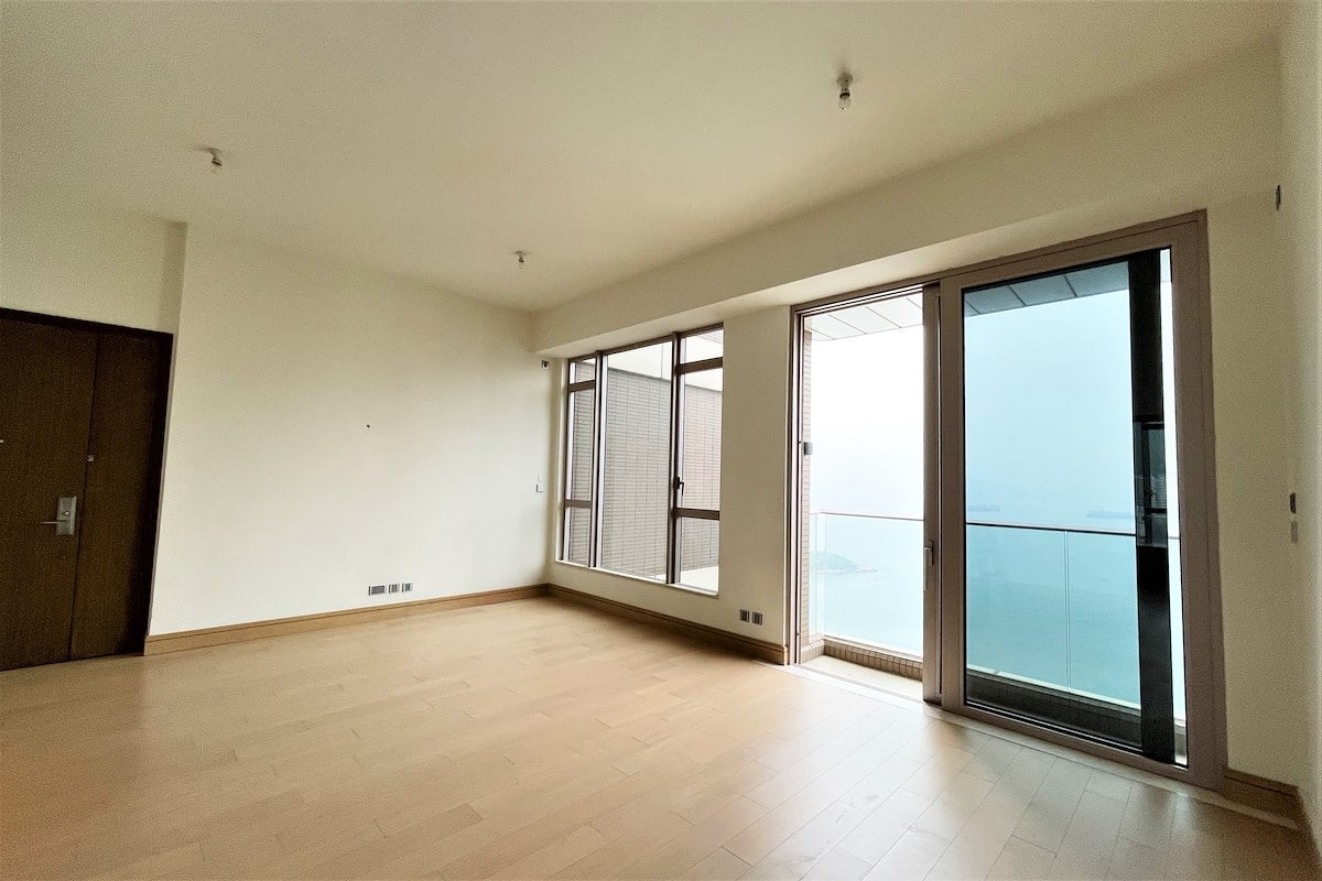 Cadogan 加多近山 | Living and Dining Room