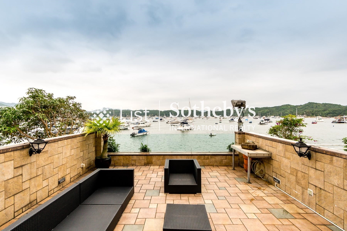 Marina Cove 匡湖居 | Private Terrace off Living Room